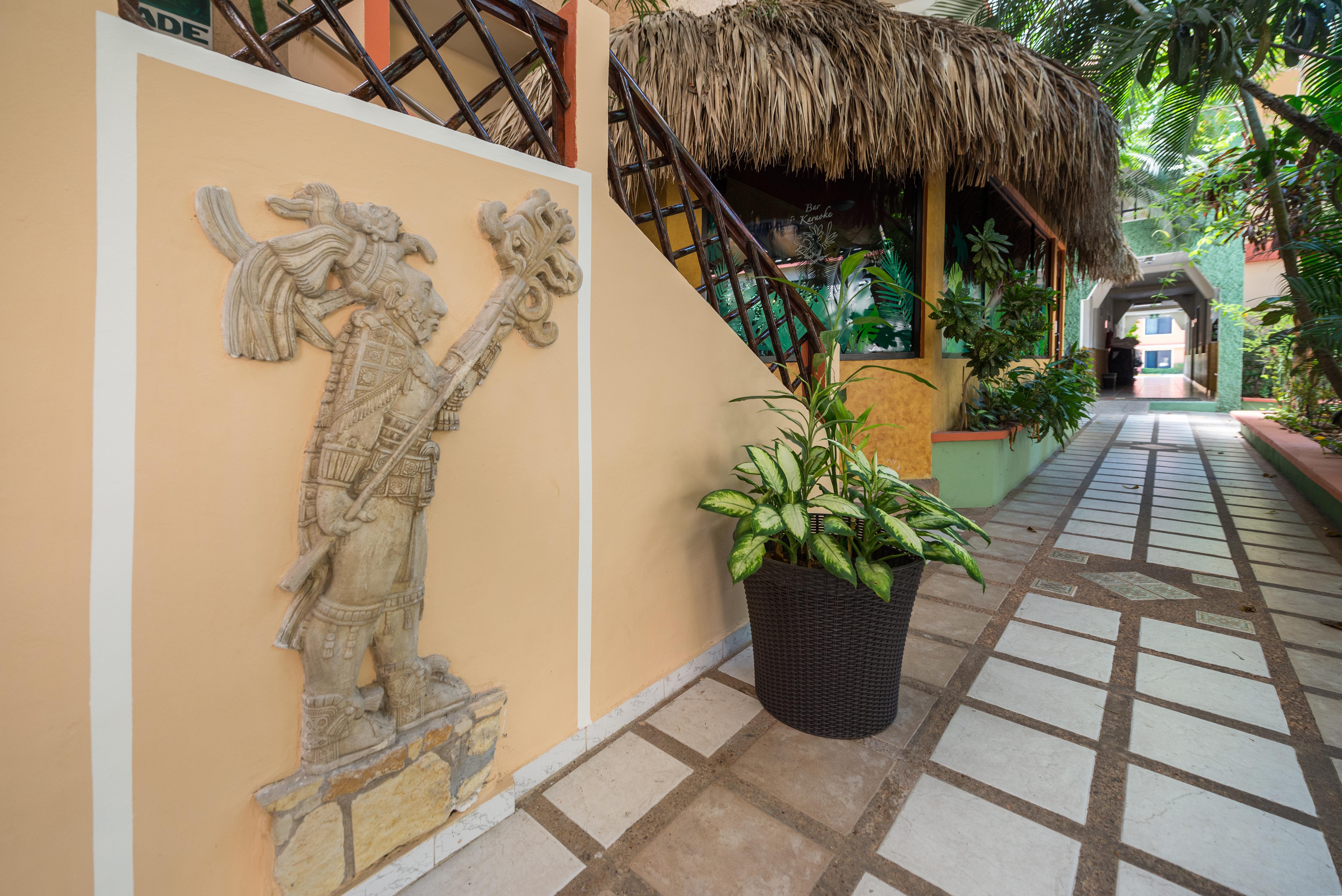 Hotel Maya Tulipanes パレンケ エクステリア 写真