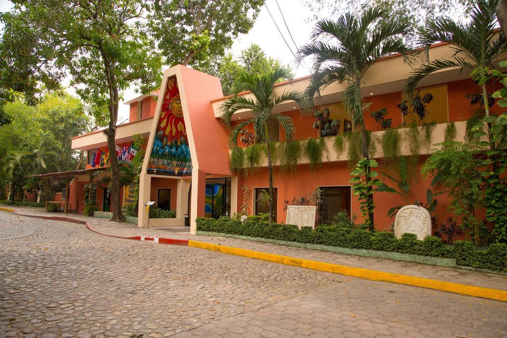 Hotel Maya Tulipanes パレンケ エクステリア 写真