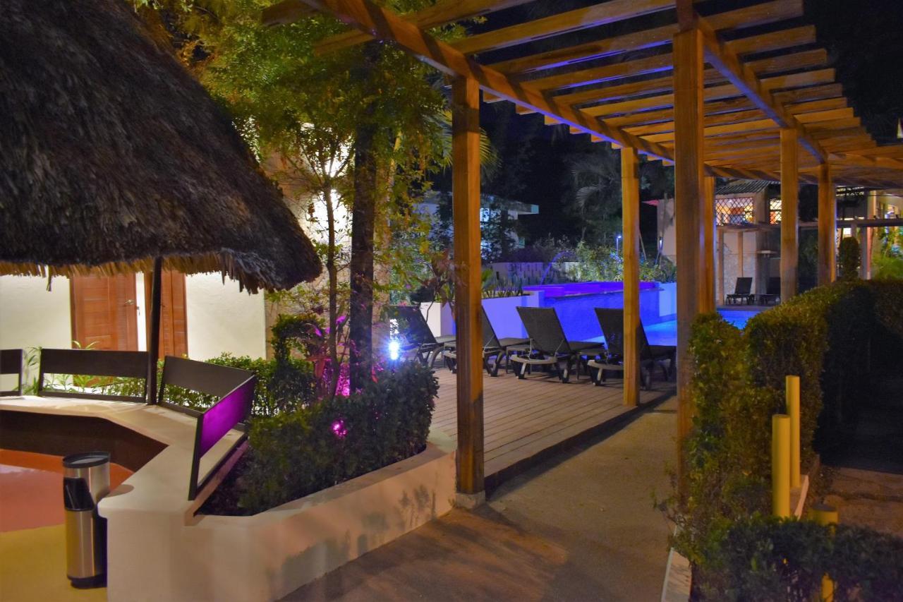 Hotel Maya Tulipanes パレンケ エクステリア 写真